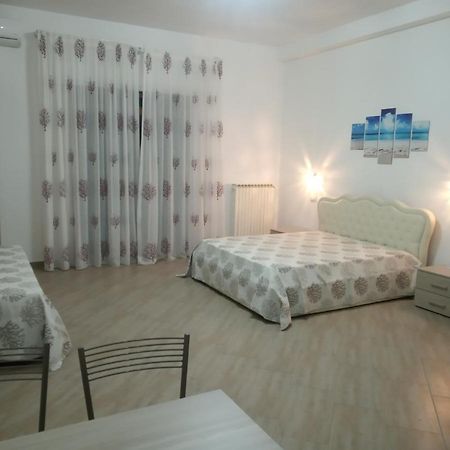Mediterranea Guest House Porto Cesareo Exteriör bild